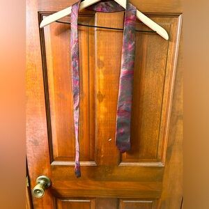 BONJOUR VTG 80s Nice skinny tie. No stains or tears.